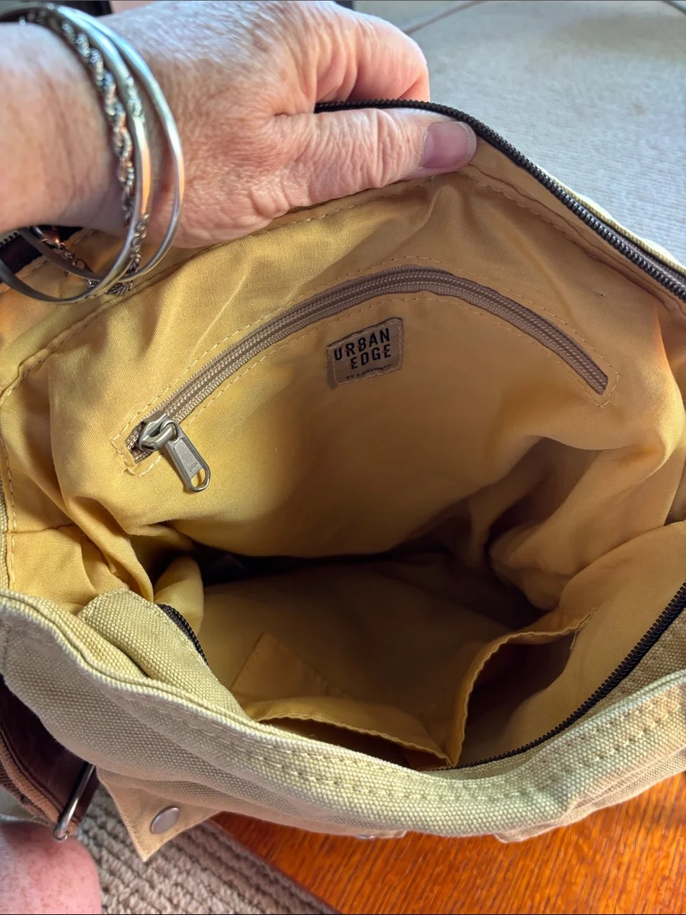 URBAN EDGE Canyon Outback messenger canvas with leather trim bag.